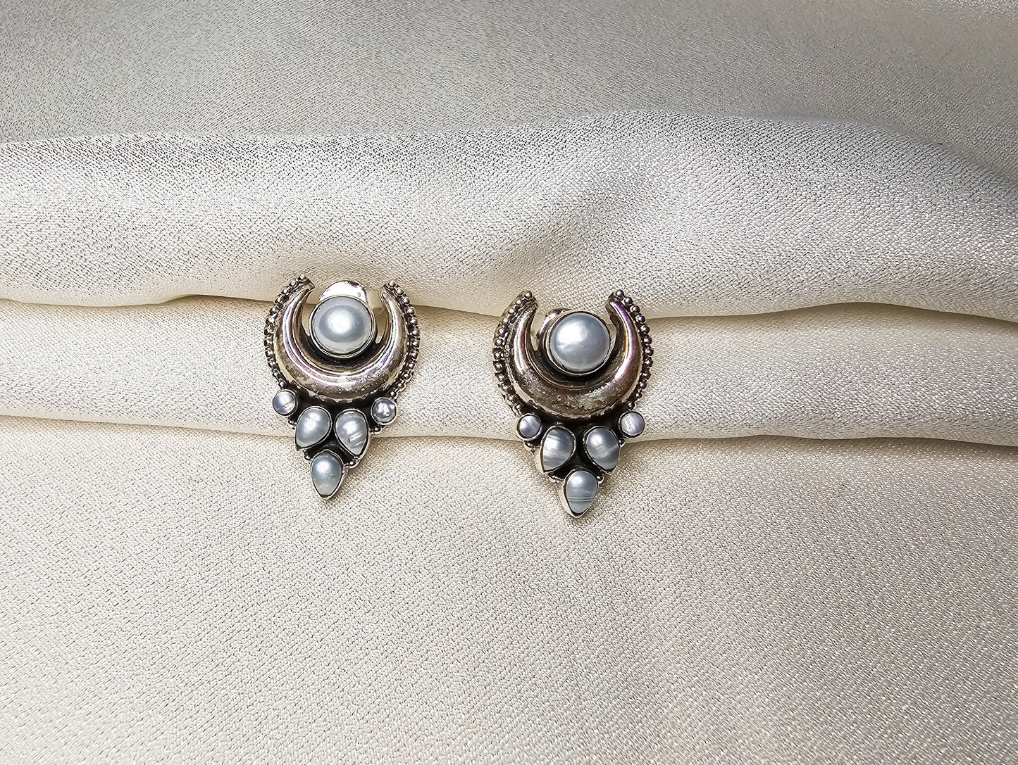 MOON & PEARLS SILVER EARRINGS