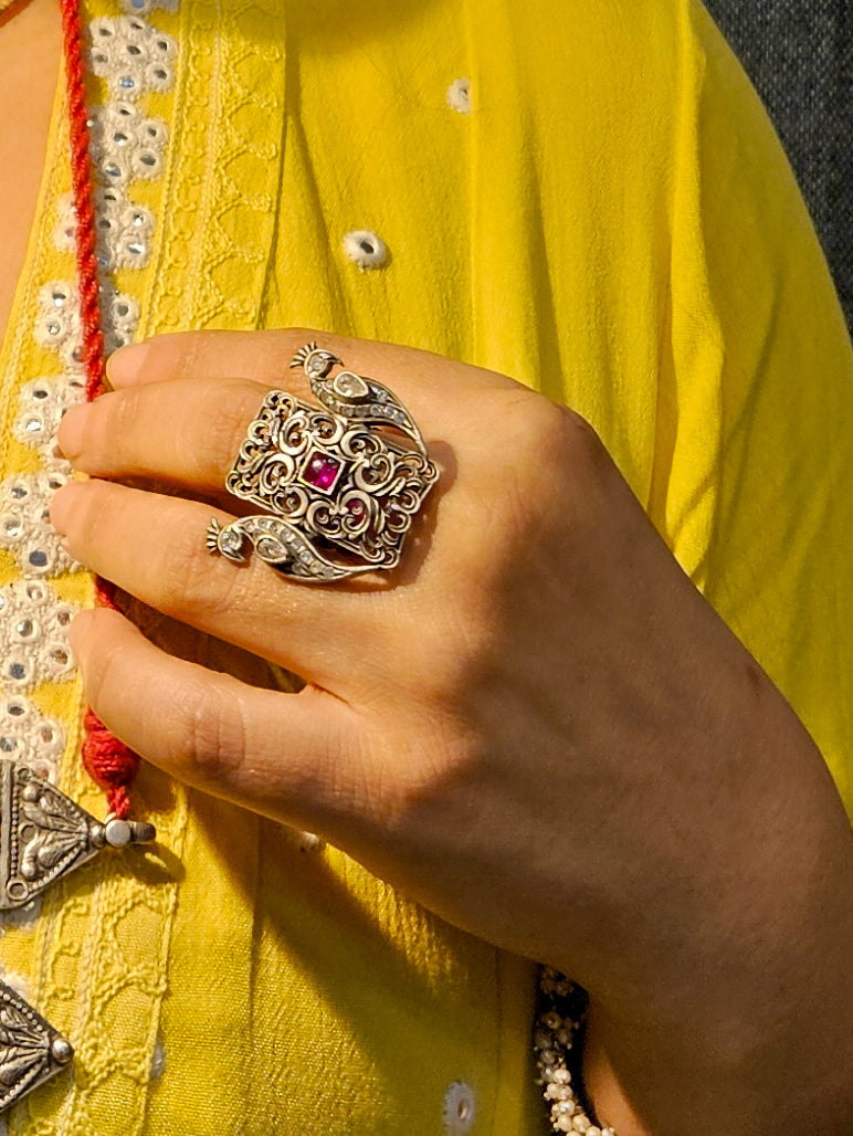 SOVEREIGN PEACOCK SILVER RING