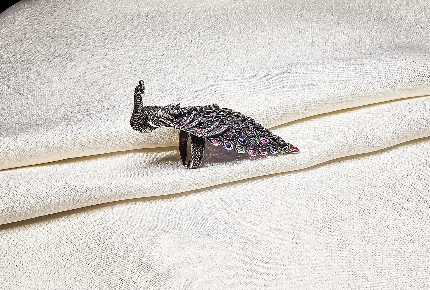 ELEGANT PEACOCK SILVER RING