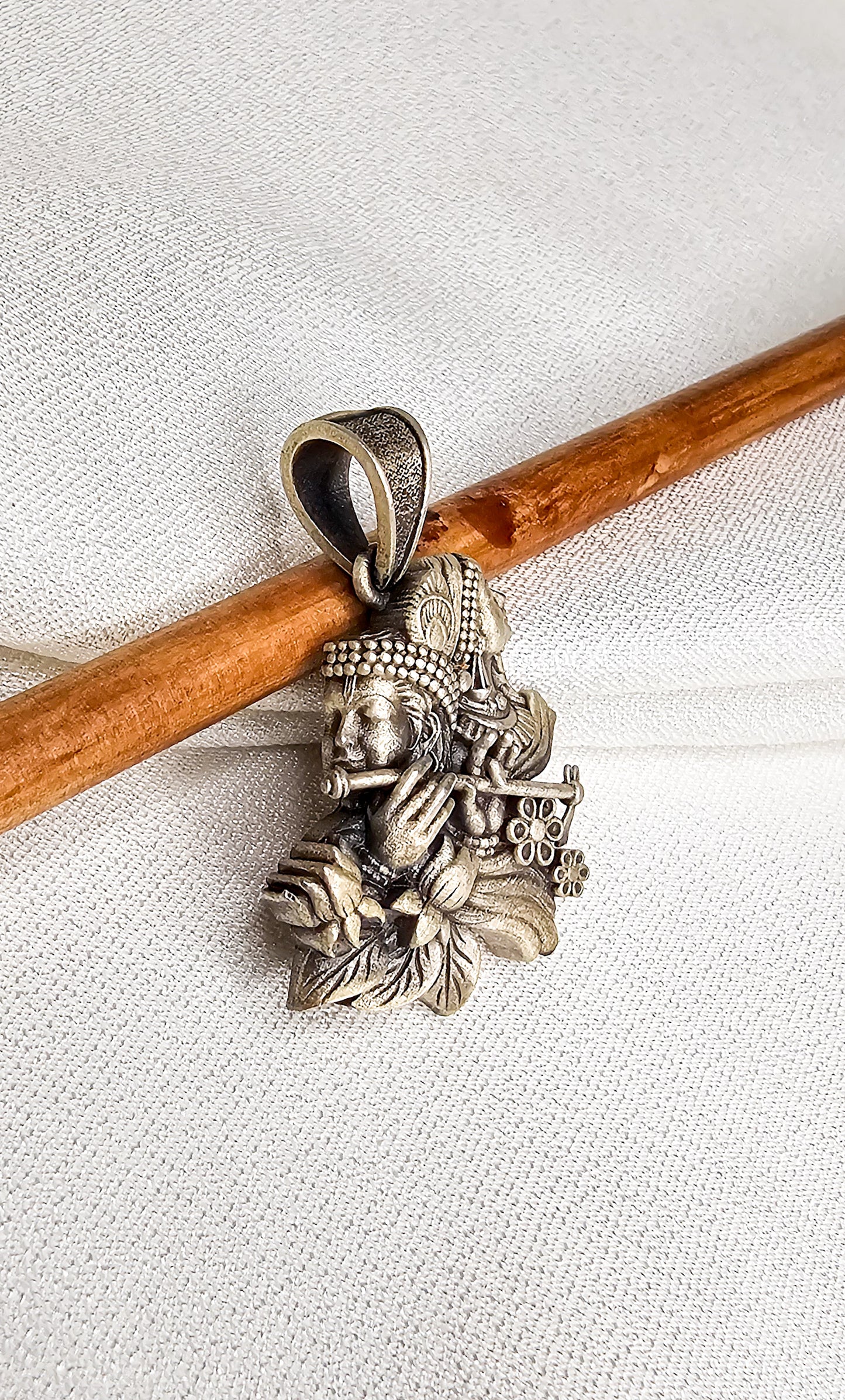 RADHA KRISHNA PENDENT