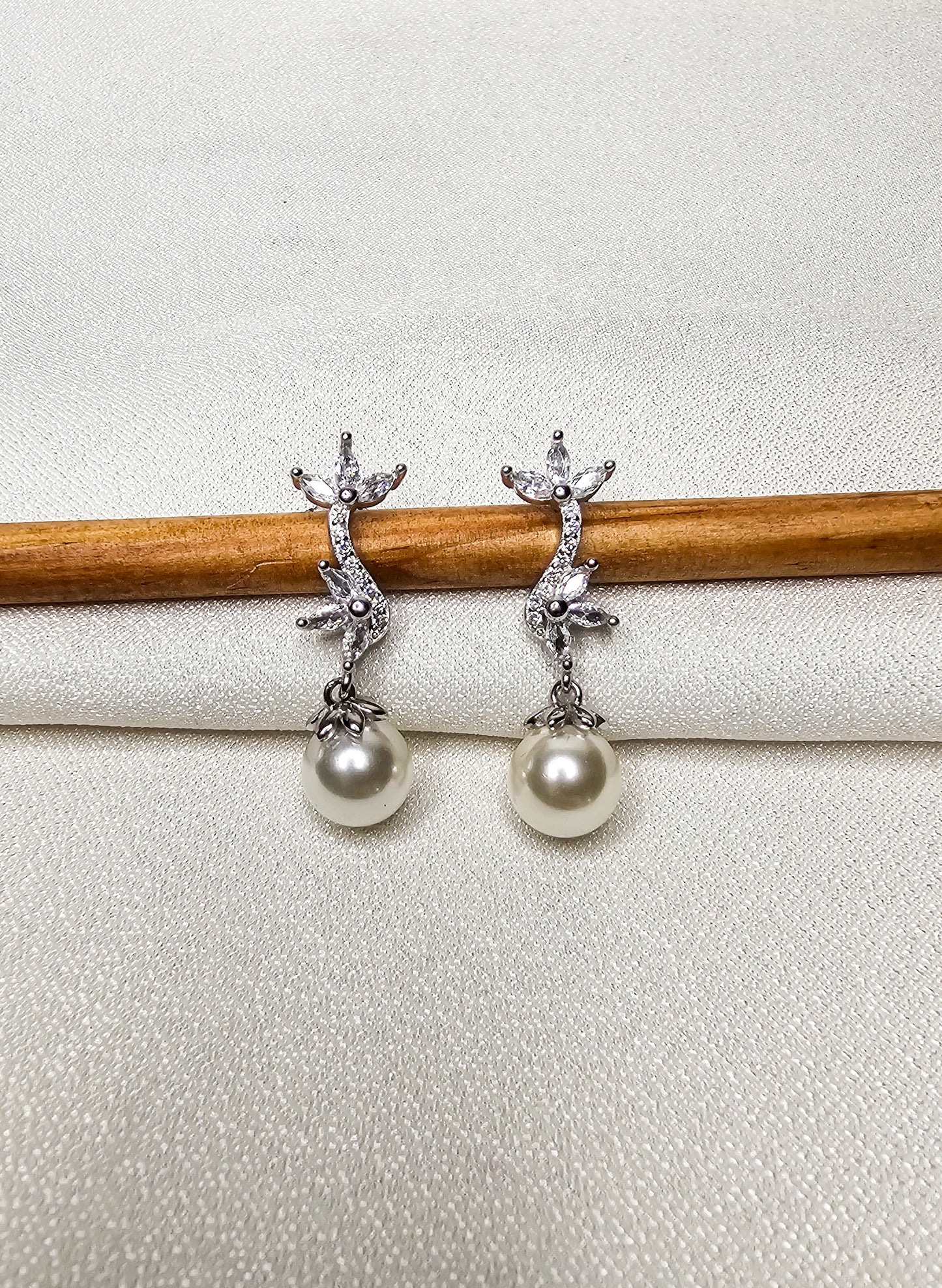 PEARL EARRINGS