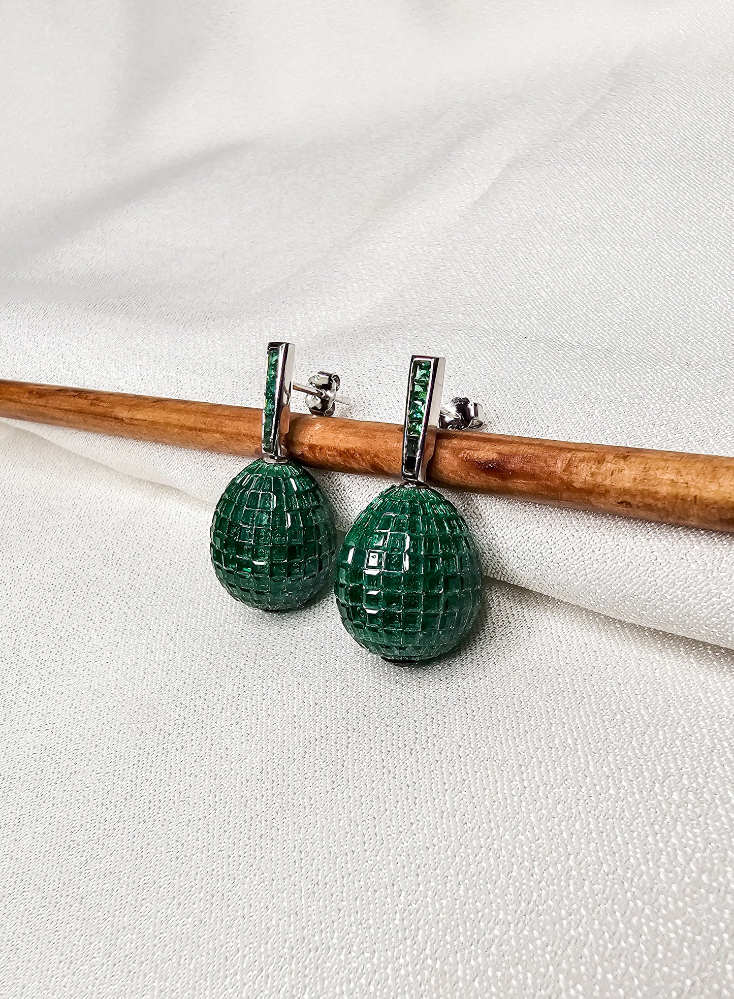 EMERALD DROP EARRINGS