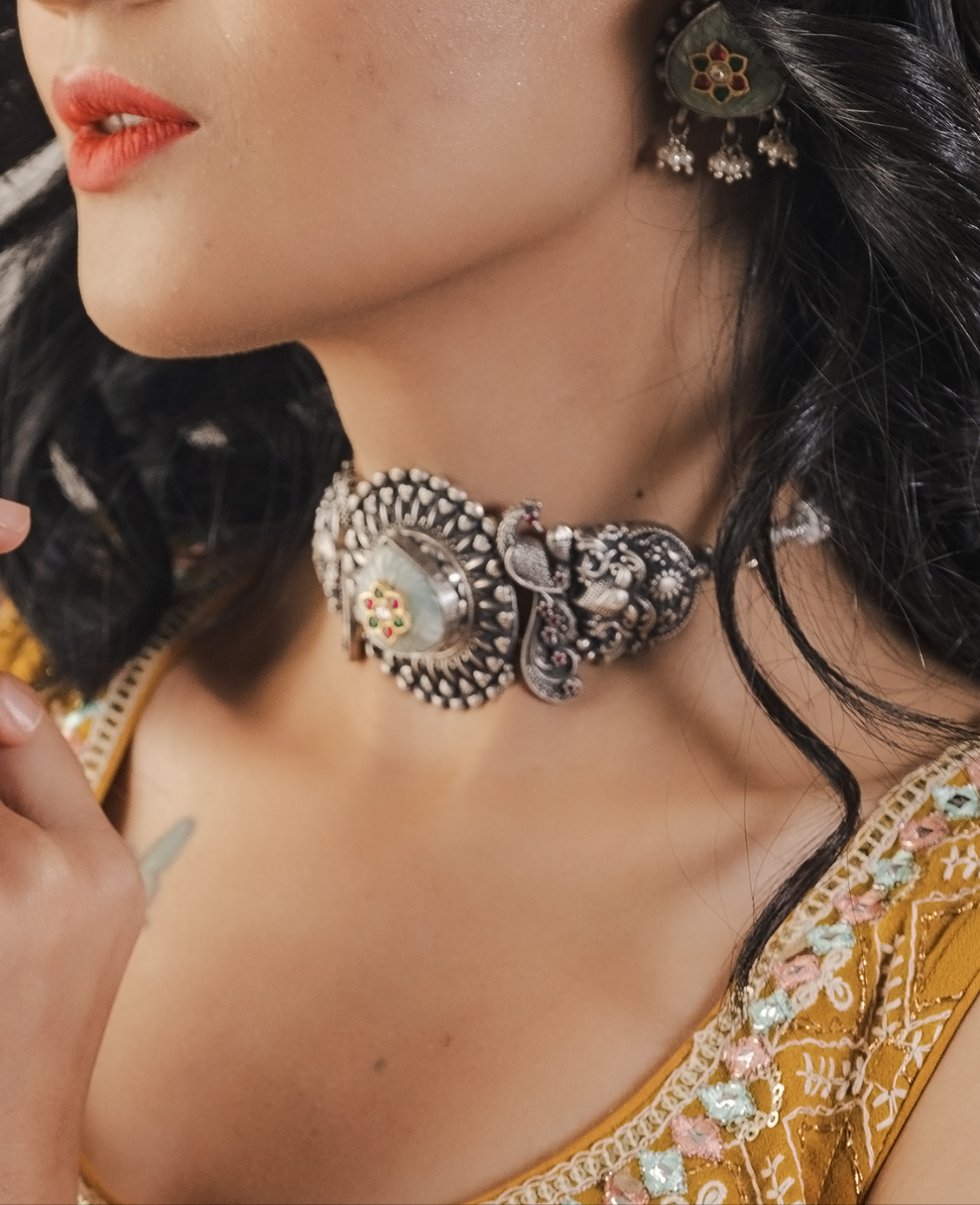 CHOCKER WITH EARRINGS