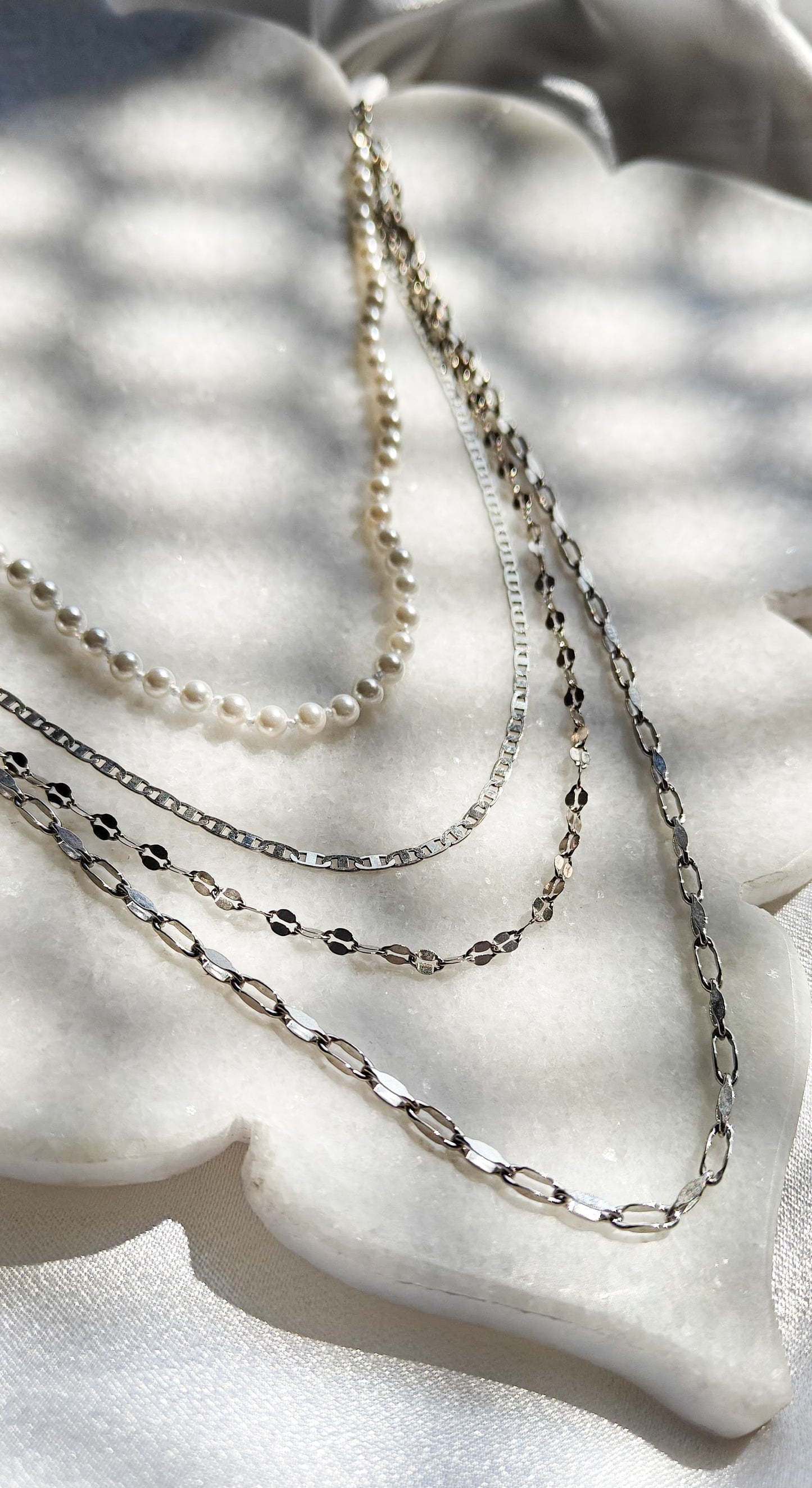 ALL STRINGS ATTACHED - NECKLACE