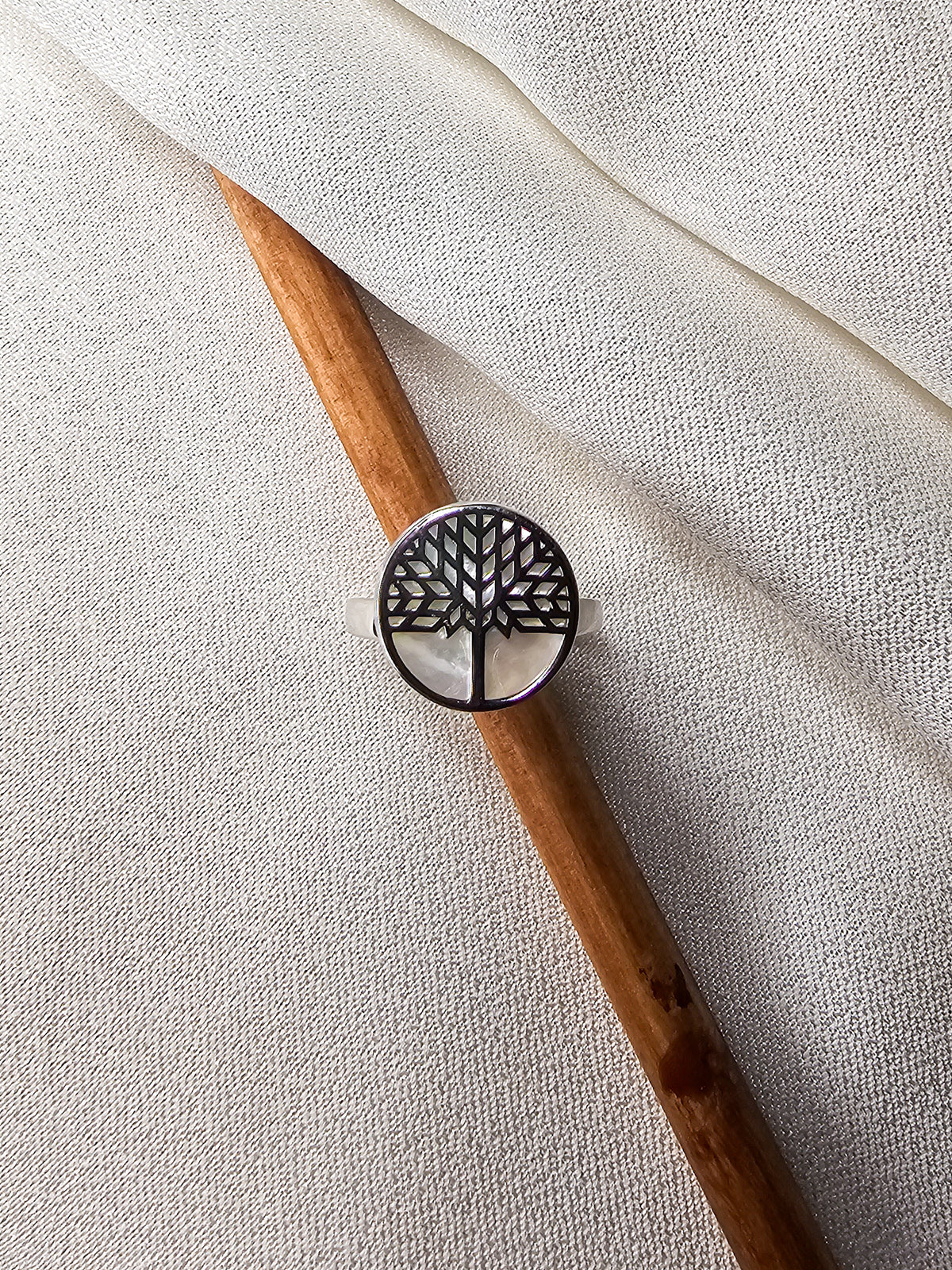 WOMEN'S RING