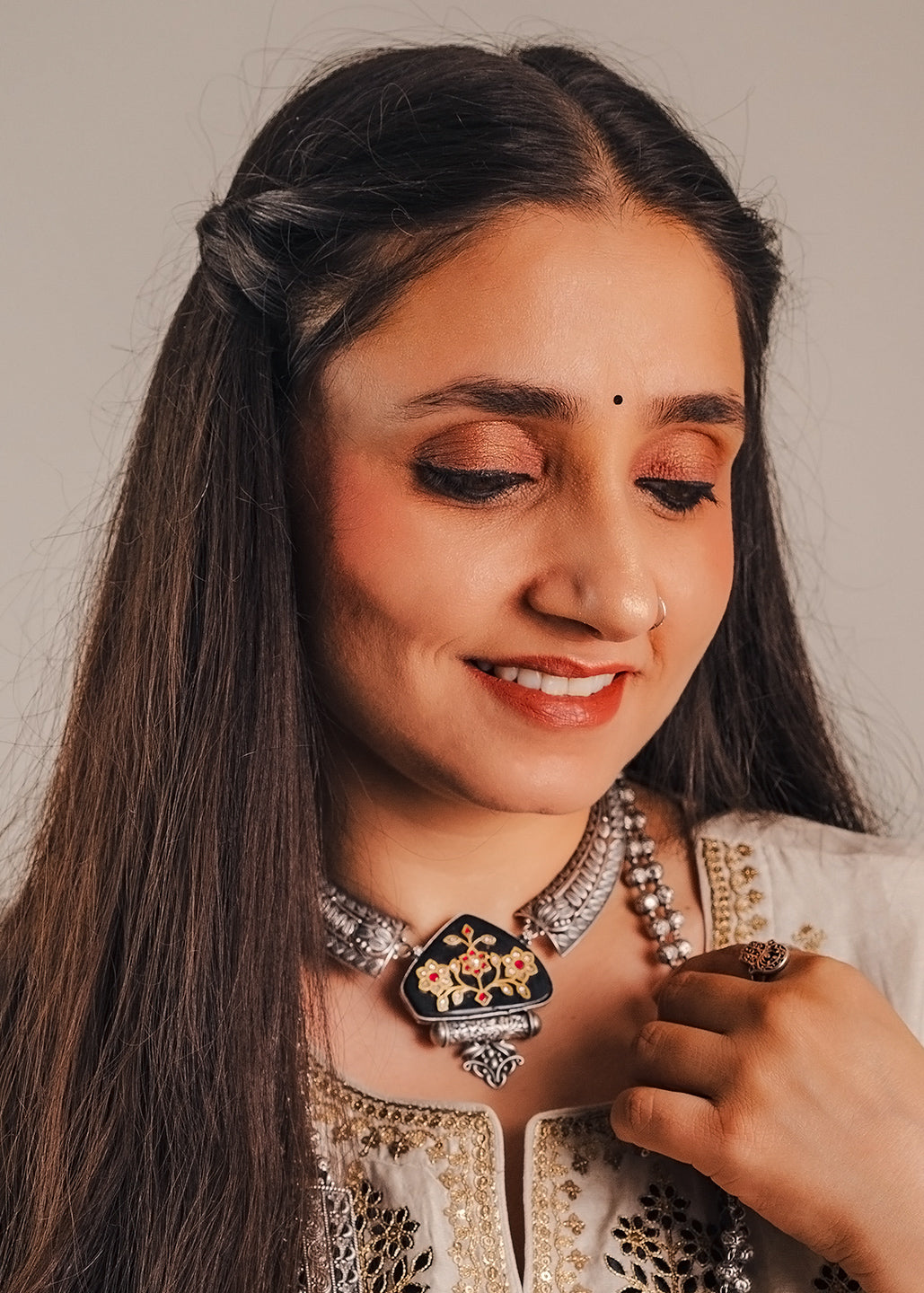 STONE NECKLACE & EARRINGS