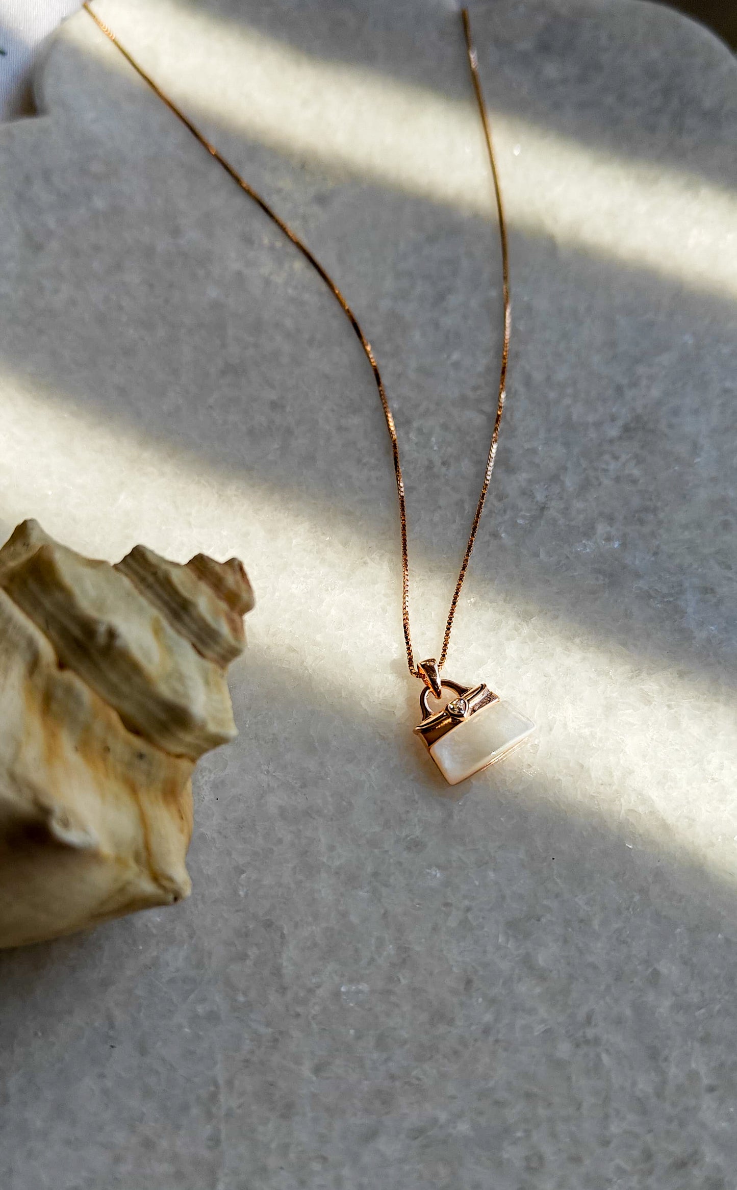 LITTLE HANDBAG - WOMEN'S NECKLACE